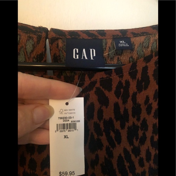 NWT Women’s Gap shirt - Picture 2 of 9